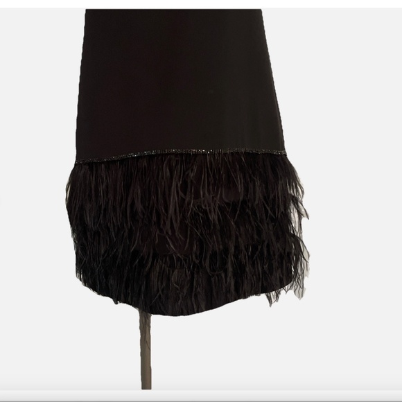 Tahari Black Jewel Neck Sheath Cocktail Dress Ostrich feather Sz 8 - Picture 6 of 9